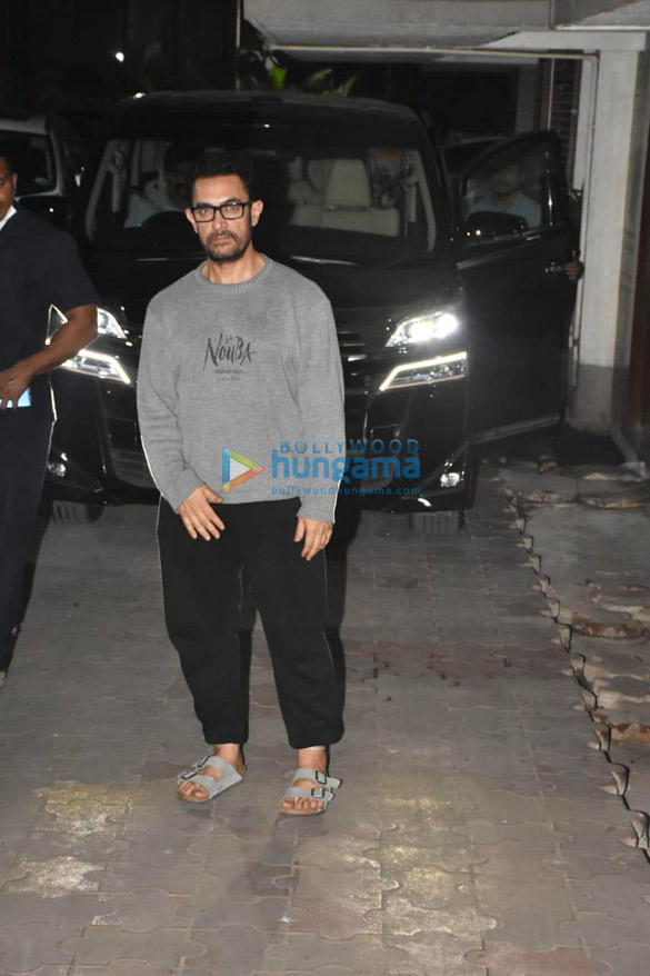 photos aamir khan spotted at ex wife reena duttas house in bandra 1