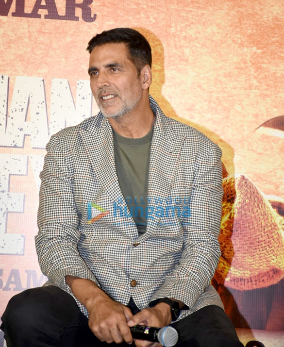 photos akshay kumar jacqueline fernandez kriti sanon and arshad warsi clicked at the press conference for bachchhan paandey 11 4