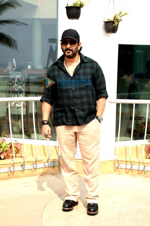 photos akshay kumar kriti sanon and arshad warsi promote their film bachchhan paandey at sun n sand hotel in juhu 3