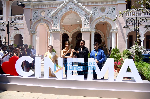 Photos: Akshay Kumar and Kriti Sanon snapped at the National Museum of Indian cinema