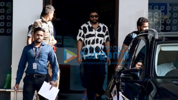 Photos: Allu Arjun, Kareena Kapoor Khan & Karisma Kapoor with their kids spotted at Kalina airport