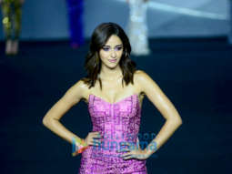 Photos: Ananya Panday walks the ramp at the grand finale of Lakme Fashion Week 2022
