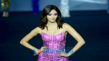 Photos: Ananya Panday walks the ramp at the grand finale of Lakme Fashion Week 2022