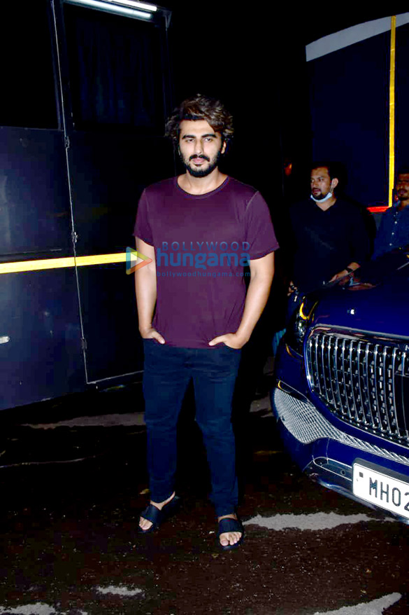 photos arjun kapoor and tara sutaria snapped post shoot at filmcity 1