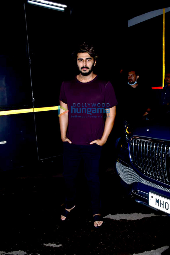 photos arjun kapoor and tara sutaria snapped post shoot at filmcity 5