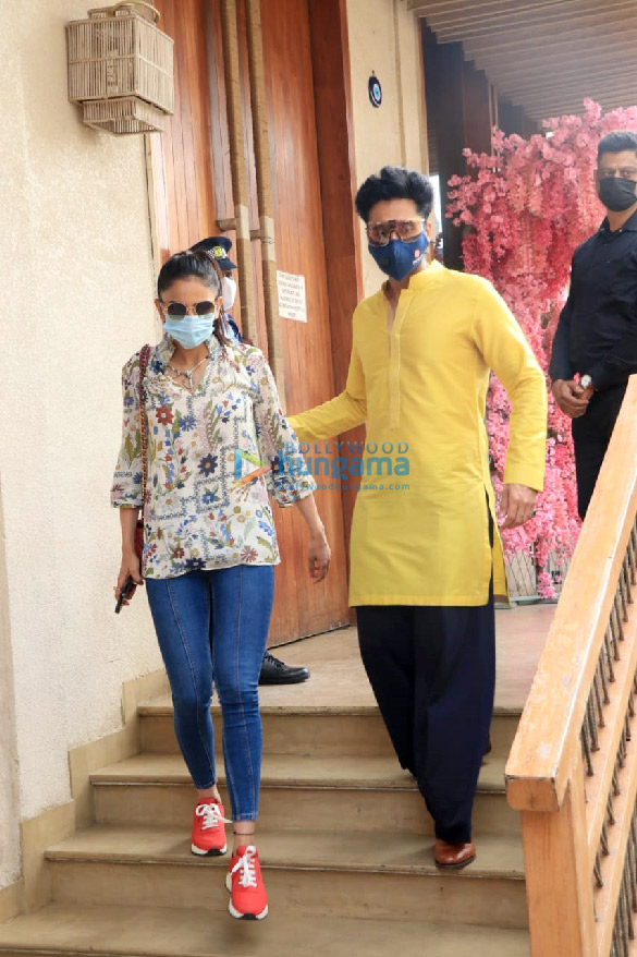 photos b towns new couple rakul preet singh and jackky bhagnani step out on a sunday for a date at bastian in worli 3