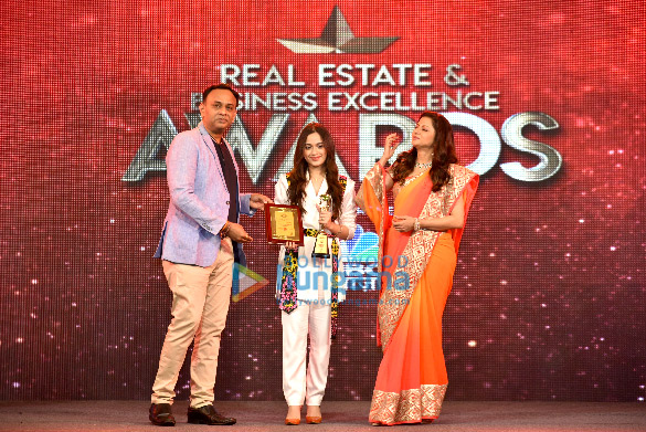 photos bhagyashree jannat zubair rahmani surbhi chandna samriddhi mehra arrive in style at real estate business excellence awards 1