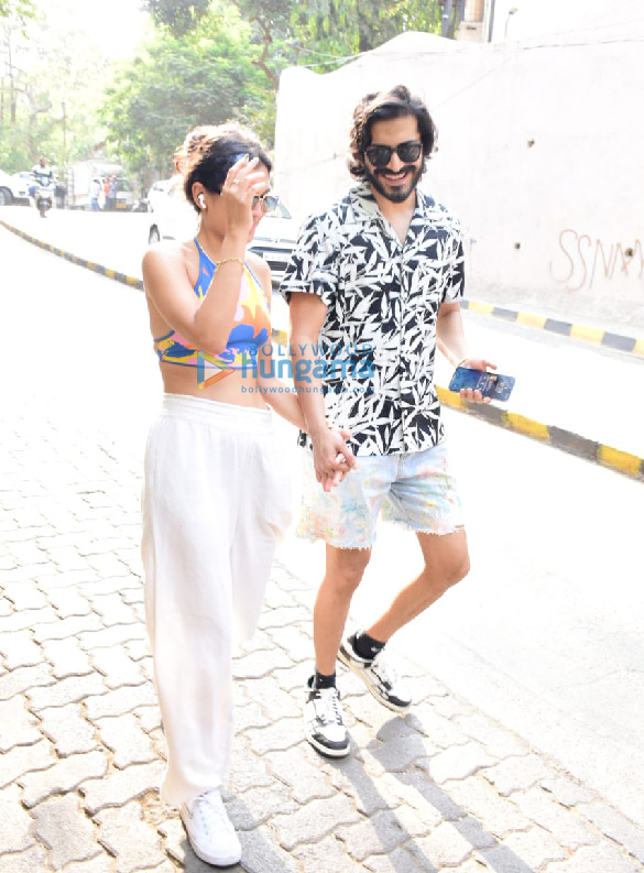 photos harsh varrdhan kapoor spotted with his girlfriend in bandra 2