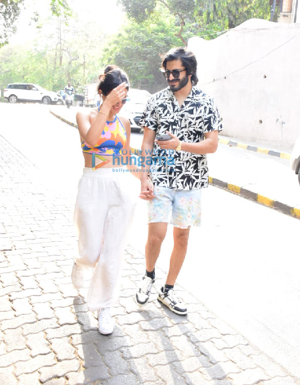 photos harsh varrdhan kapoor spotted with his girlfriend in bandra 3