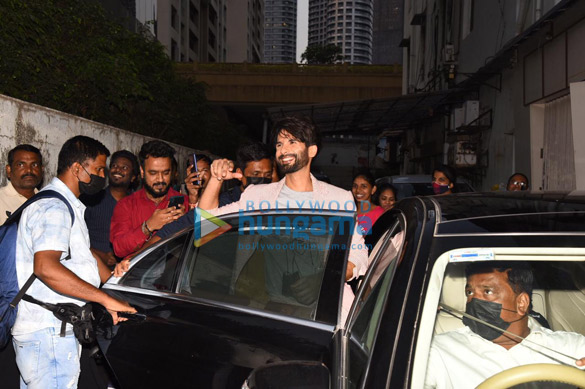 Photos: Jersey stars Shahid Kapoor and Mrunal Thakur snapped in town