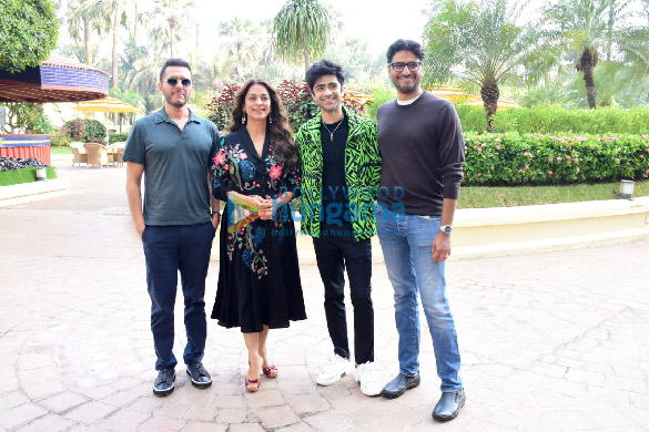 photos juhi chawla and ritesh sidhwani spotted at taj 2