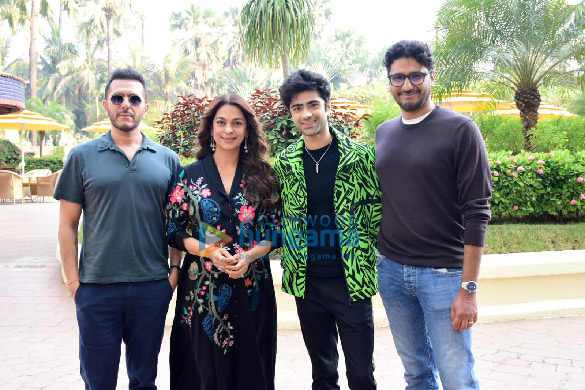 photos juhi chawla and ritesh sidhwani spotted at taj 3