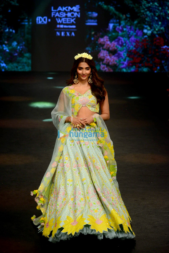 photos kangana ranaut pooja hegde nargis fakhri and others walk the ramp at lakme fashion week 2021 7