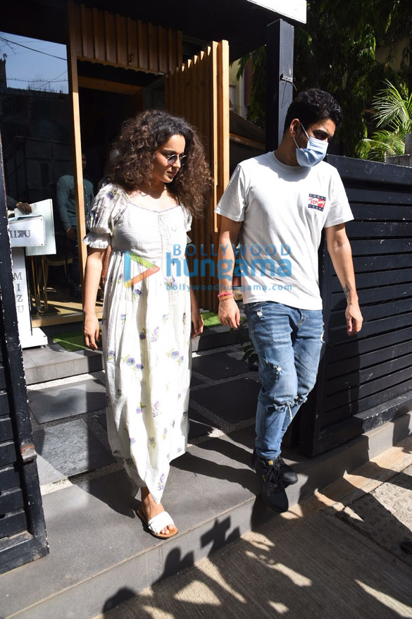 Photos: Kangana Ranaut and her brother Akshit Ranaut snapped at a restaurant in Bandra Photos: Kangana Ranaut and her brother Akshit Ranaut snapped at a restaurant in Bandra