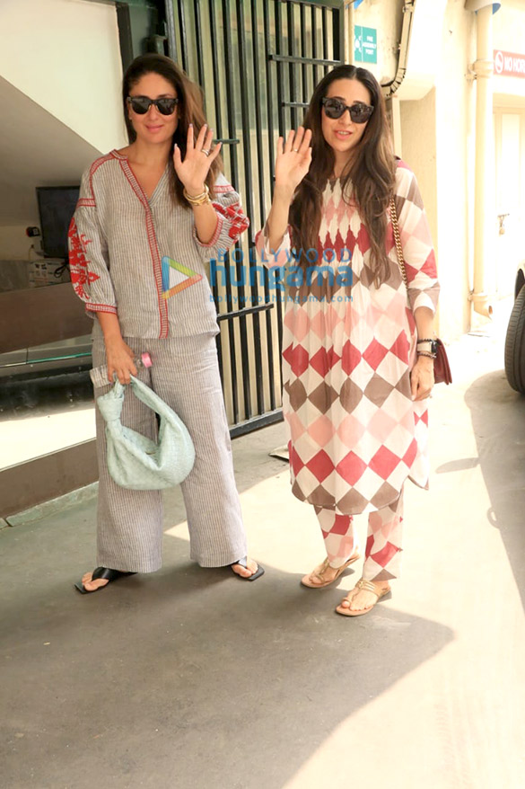 photos kareena kapoor khan and karisma kapoor wave to the paparazzi as they get spotted in town 1