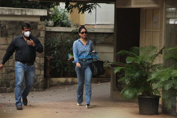 photos kareena kapoor khan spotted in an all denim look in bandra 2