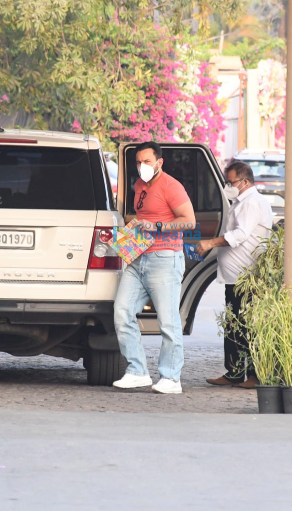photos kareena kapoor khan stuns in red bodysuit saif ali khan joins her in casuals 3