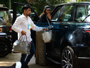 Photos: Khushi Kapoor steps out in casuals in Bandra