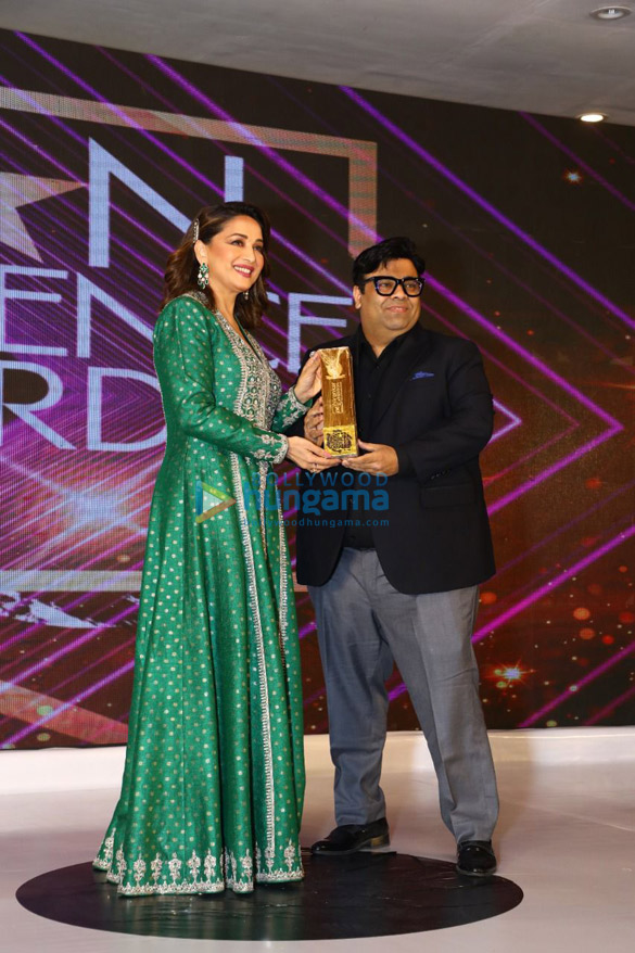 photos madhuri dixit and other celebs grace the asian excellence awards 2022 000 1
