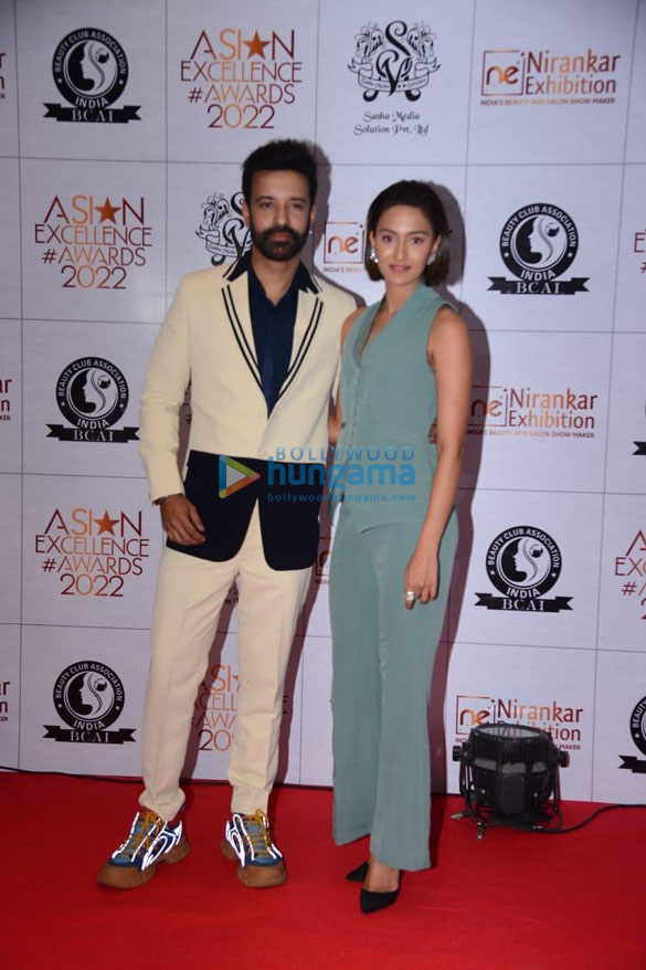 photos madhuri dixit and other celebs grace the asian excellence awards 2022 2