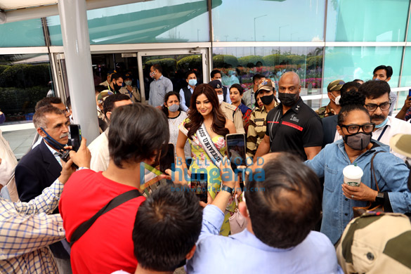 photos miss universe 2021 harnaaz kaur sandhu snapped at igi airport in new delhi 3