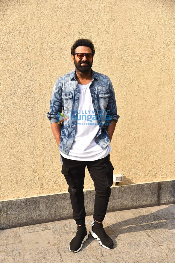photos prabhas is all smiles as he joins pooja hegde for radhe shyam promotions in mumbai 3 photos prabhas is all smiles as he joins pooja hegde for radhe shyam promotions in mumbai 3