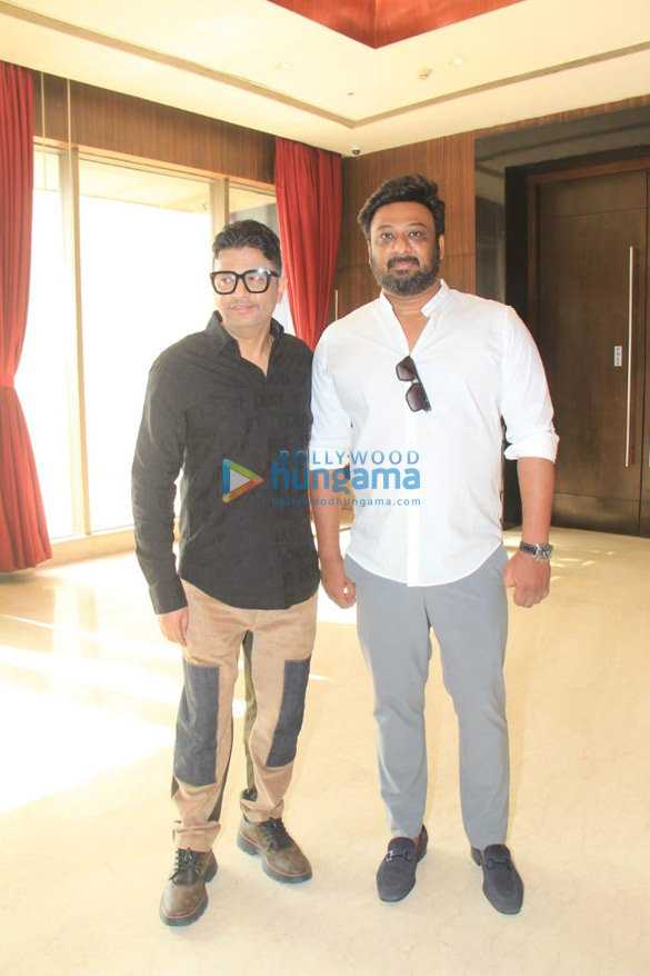 photos prabhas is all smiles as he joins pooja hegde for radhe shyam promotions in mumbai 35 photos prabhas is all smiles as he joins pooja hegde for radhe shyam promotions in mumbai 35
