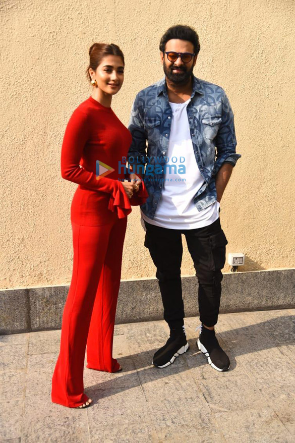 photos prabhas is all smiles as he joins pooja hegde for radhe shyam promotions in mumbai 4