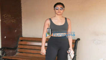 Photos: Radhe Shyam star Pooja Hegde steps out in all-black post workout at a gym