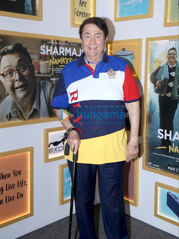 photos ranbir kapoor neetu kapoor alia bhatt and others from the kapoor family attend the special screening of rishi kapoors last film sharmaji namkeen 3