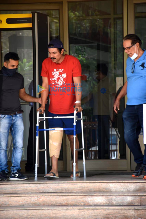 photos randeep hooda gets discharged from ambani hospital 1