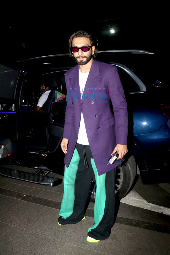 photos ranveer singh yami gautam dhar and nimrat kaur snapped at the airport 2