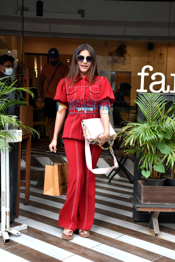 photos rubina dilaik and abhinav shukla snapped at farmers cafe in bandra 2