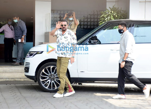 photos sanjay dutt and ritesh sidhwani spotted at kalina airport 5