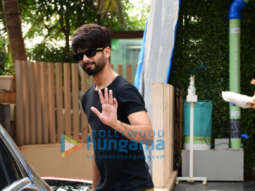 Photos: Shahid Kapoor and Mira Rajput snapped with their kids in Juhu