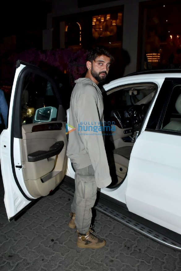 photos sonakshi sinha sooraj pancholi krishna shroff sophie choudry and others snapped at bastian 10