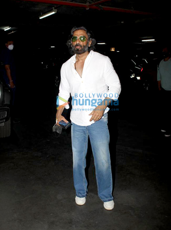 photos sussanne khan suniel shetty shabana azmi and others keep it comfy and casual as they get snapped at the airport 2