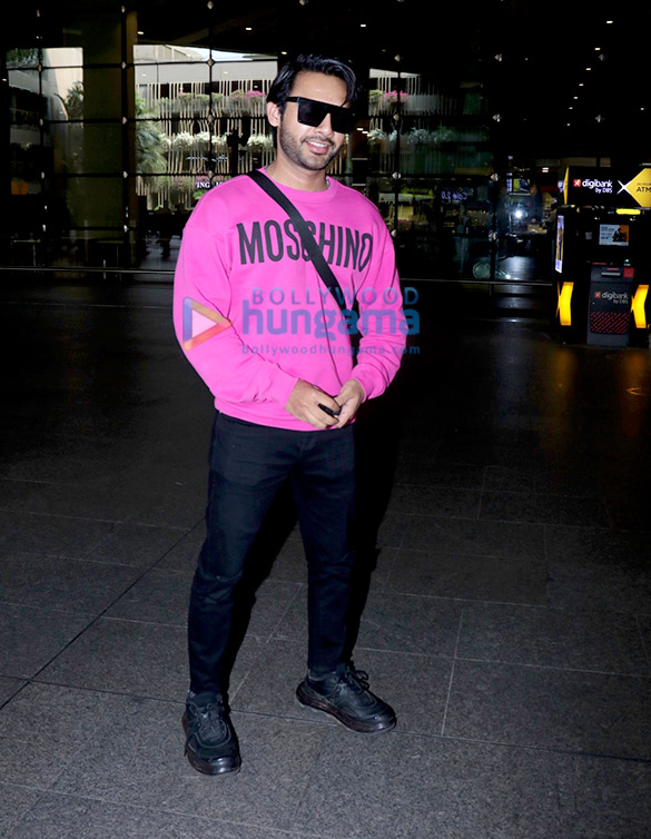 photos taapsee pannu shilpa shetty emraan hashmi and others snapped at the airport4 1