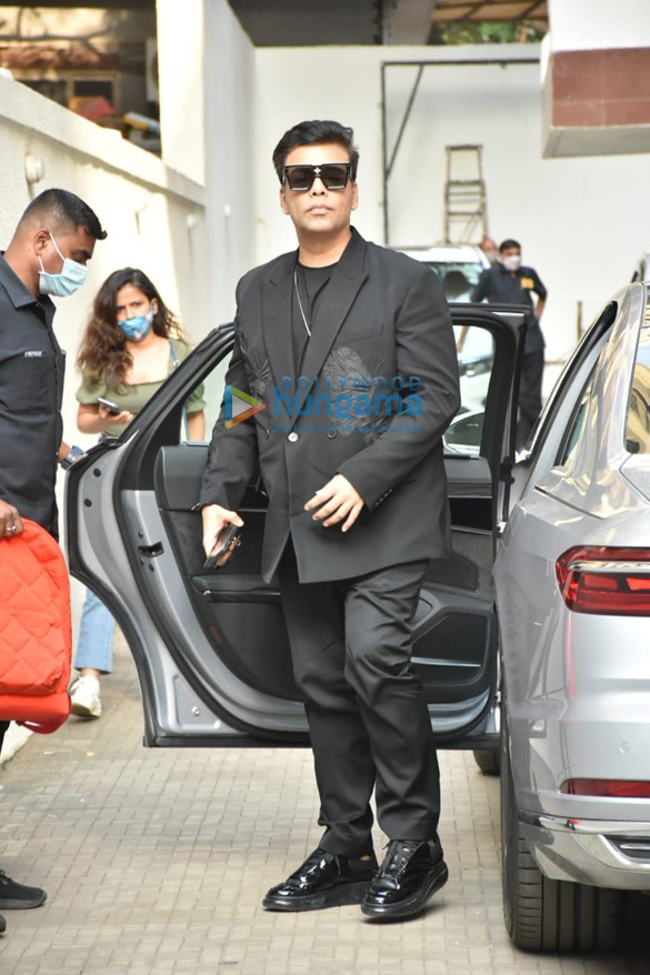 photos varun dhawan and karan johar snapped at the latters office in khar 2