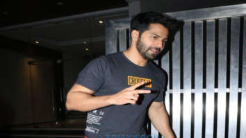 Photos: Varun Dhawan gets snapped in casuals in Bandra