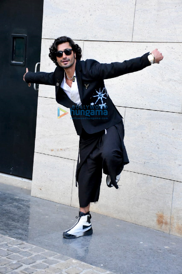 Photos: Vidyut Jammwal snapped sporting a rather quirky look at BKC