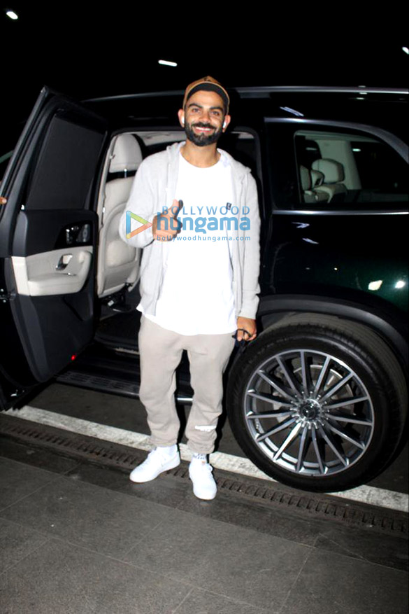 photos virat kohli digangana suryavanshi and boney kapoor snapped at the airport 1