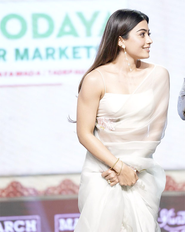 Rashmika Mandanna sparkles in a white sheer chiffon saree with a spaghetti strap blouse; pens a note for fans Rashmika Mandanna sparkles in a white sheer chiffon saree with a spaghetti strap blouse; pens a note for fans