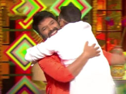 The Kapil Sharma Show: Amidst reports of their rift, Akshay Kumar kisses Kapil Sharma
