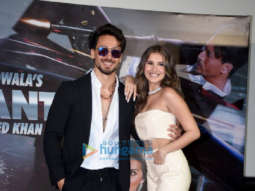 Photos: Tiger Shroff, Tara Sutaria, Bhushan Kumar and others snapped at the music launch event of Heropanti 2 Photos: Tiger Shroff, Tara Sutaria, Bhushan Kumar and others snapped at the music launch event of Heropanti 2