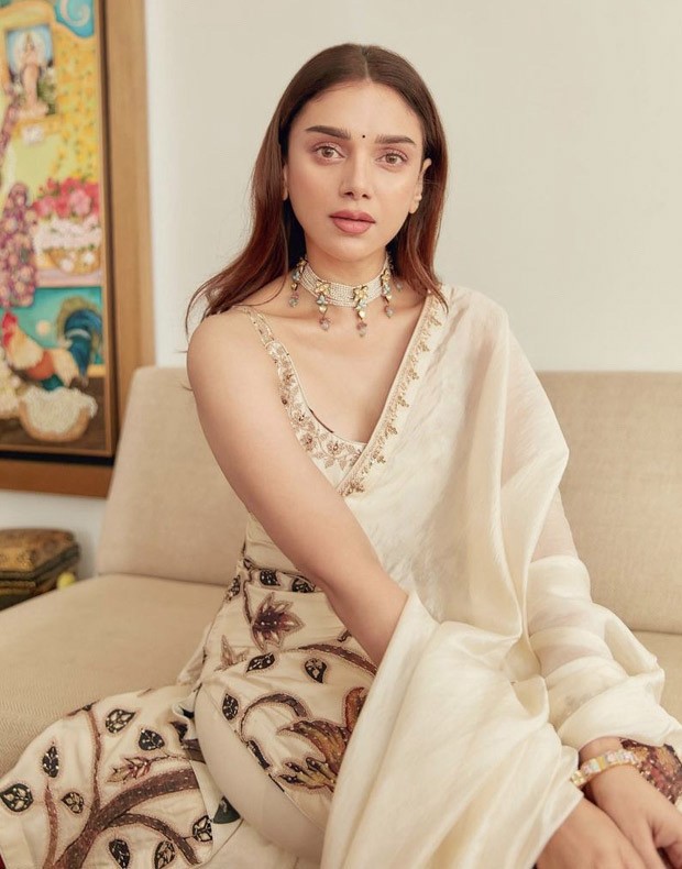 Aditi Rao Hydari looks regal and exudes summer vibes in ivory kurta and churidar