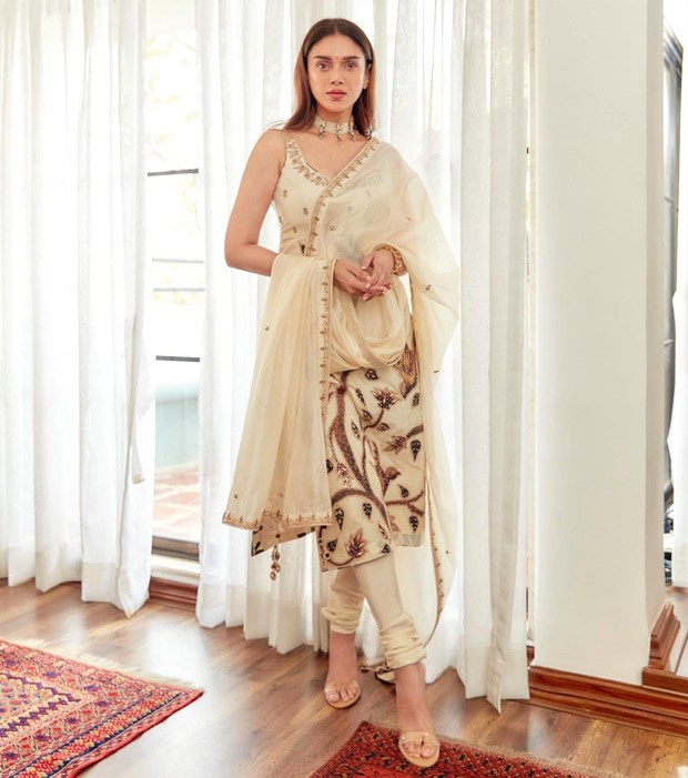 HITS AND MISSES OF THE WEEK: Deepika Padukone, Tara Sutaria, Rakul Preet Singh keep it chic and stylish; Urfi Javed, Mrunal Thakur leave us unimpressed 