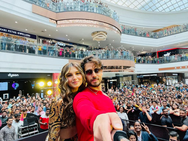 Heropanti 2 stars Tiger Shroff and Tara Sutaria greet massive crowd at a mall during promotions