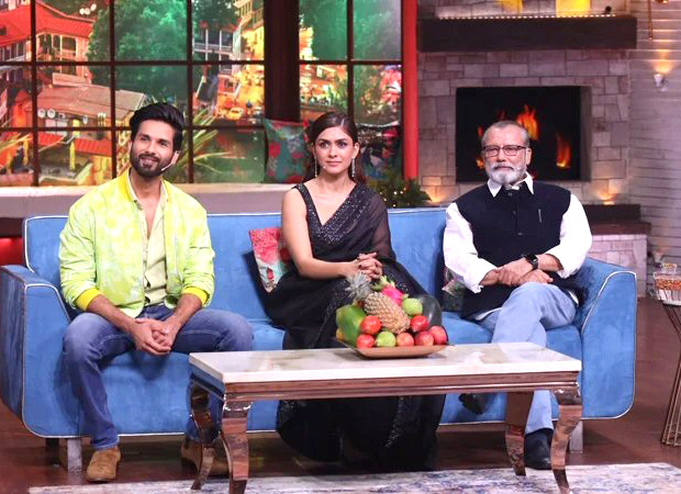 Kapil Sharma teases Shahid Kapoor in front of Pankaj Kapur with the line 'aise khada hai jaise...' Kapil Sharma teases Shahid Kapoor in front of Pankaj Kapur with the line 'aise khada hai jaise...'