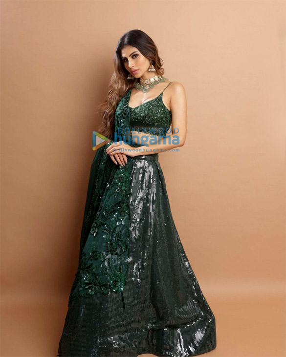 mouni roy 5 31